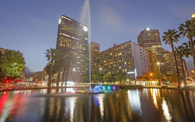 Fountain Suite 906