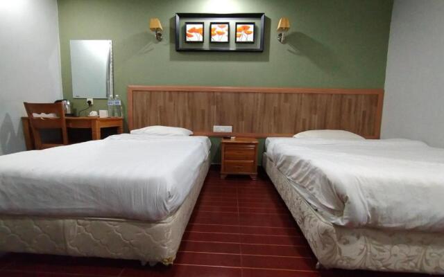 OYO 90248 Kapitan Inn