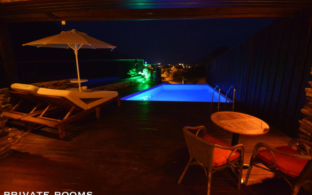 Manaspark Deluxe Hotel