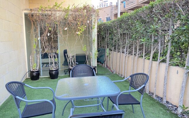 Lux BnB 2BDR Private Garden