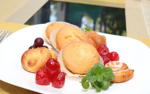 Golf Course Apartments