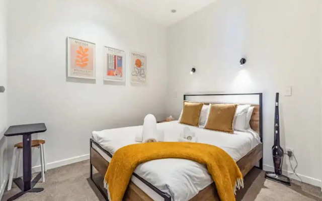 Modern Living In Prime Location!
