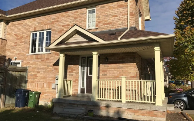 QuickStay - House by The Lake (3Bdrm Near Go Station)