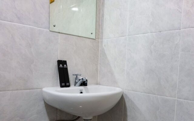 Modern Studio with City View Parkland Avenue Apartment