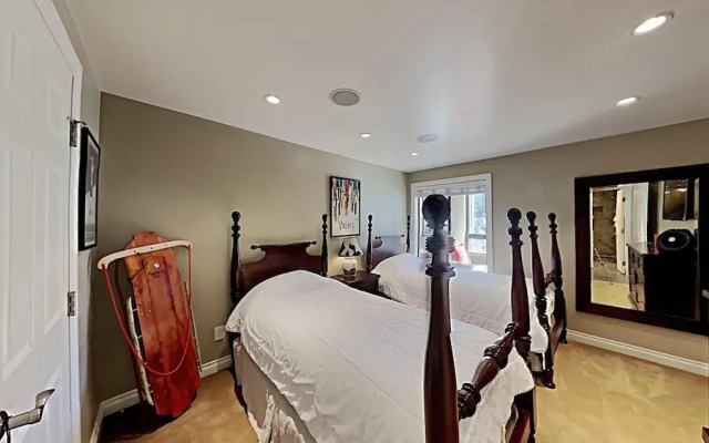 Spacious 2 BR Units at 1849 Condos With Free Pool, Parking & Wifi