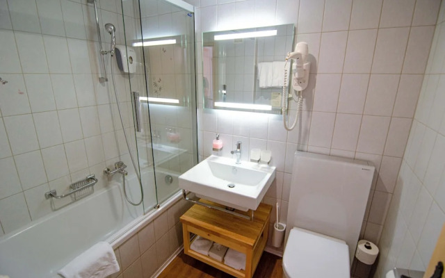The Oyster Bay Hotel Suites