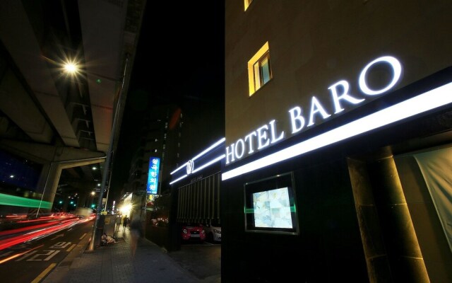 Wolgok Hotel Baro