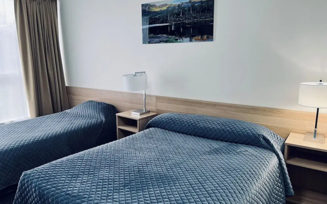 Heemskirk Motor Hotel – Guest Rooms – Zeehan