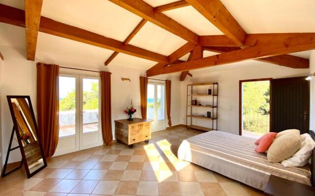 Villa vue mer dans nature protégée, plage à 1,5 km