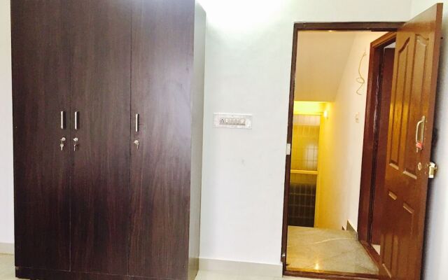 Transit Dorms - Hostel