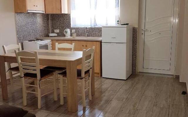 Marathon Studios & Apartments