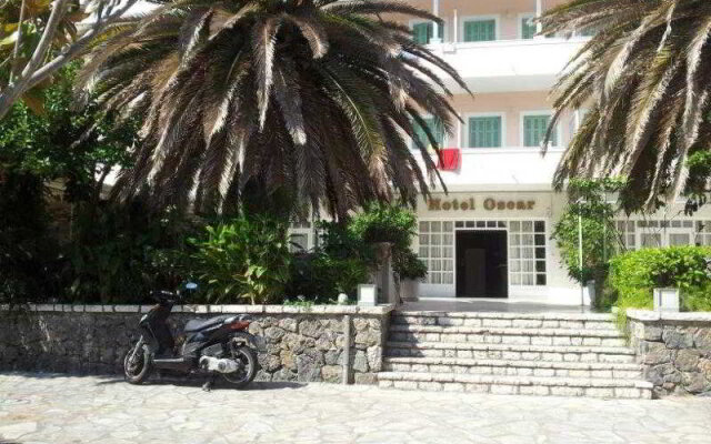 Oscar Hotel