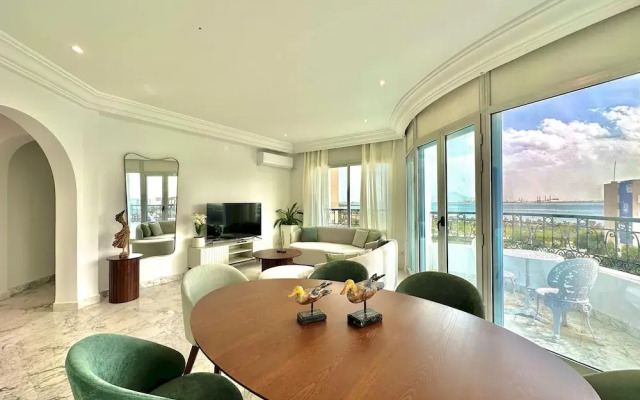 The Lake View Spacious With Amazing Terrace