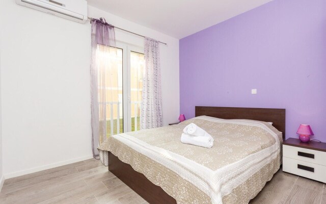 Stunning Home in Premantura With Wifi and 2 Bedrooms