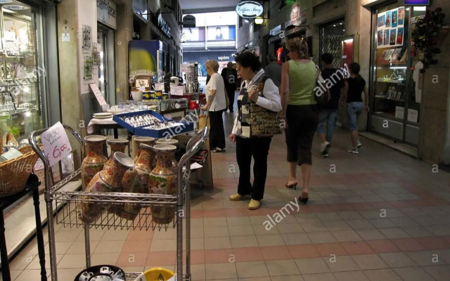 IM INTERNATIONAL 1 - Galleria Raggio 3/9