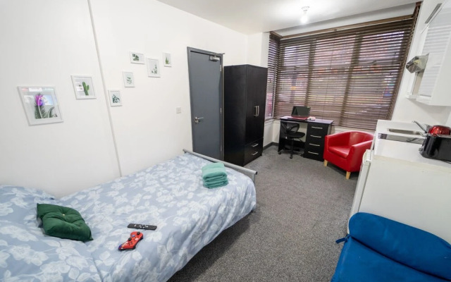 966 Pershore Road Studios In Guest House