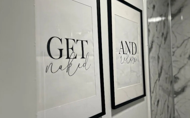 Spacious 2BR City Center Apartment