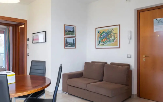 Elegant Holiday Home in Lazise with Swimming Pool near Lake
