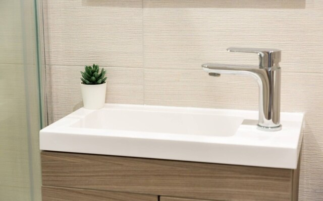 11 Helena House Business Apartment