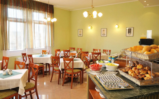 Baross City Apartments