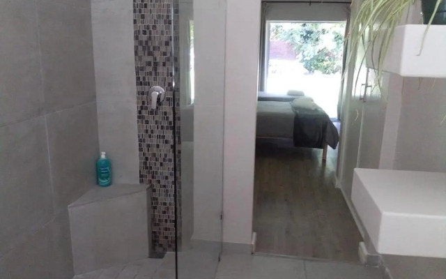 Dennecres 4 Guest House