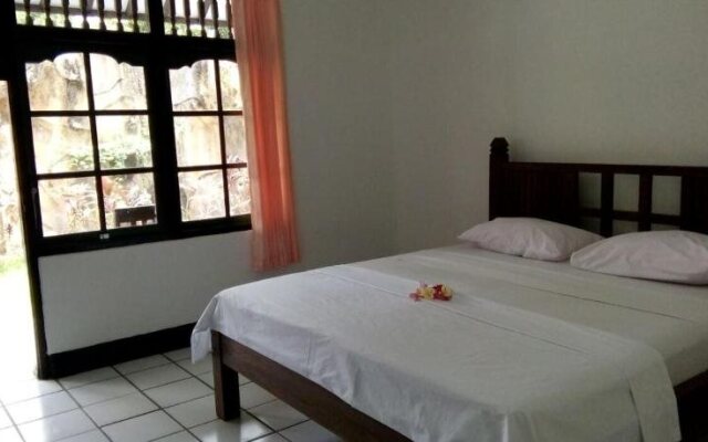 Pulestis Beach Hotel