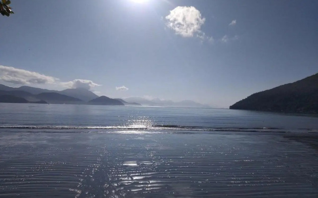 Apartamento com piscina e churrasqueira em Ubatuba