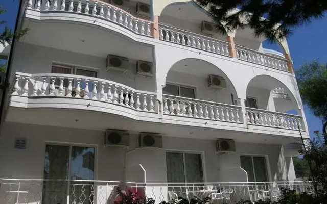 Pefkos Garden