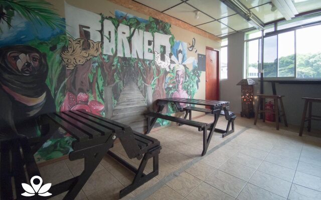 Le Nomade Hostel & Cafe