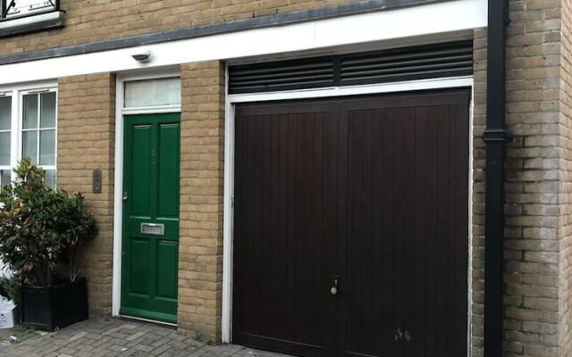 William Mews Townhouse