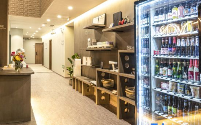 Jigsaw Hotel (Jiangnan West Fenghuang New Village Subway Station Branch)