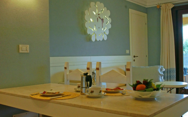 Lantana Resort Hotel & Apartments