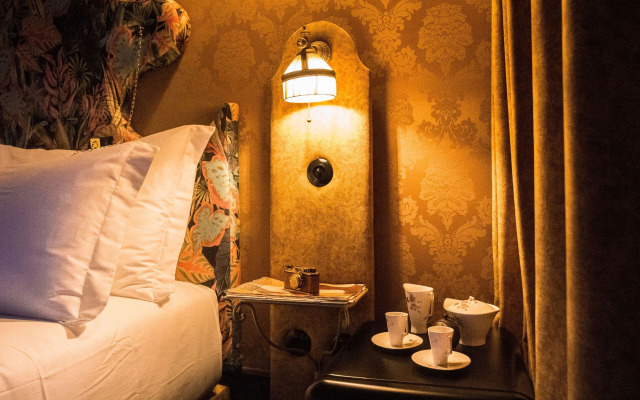 Pensão Amor Madam’s Lodge