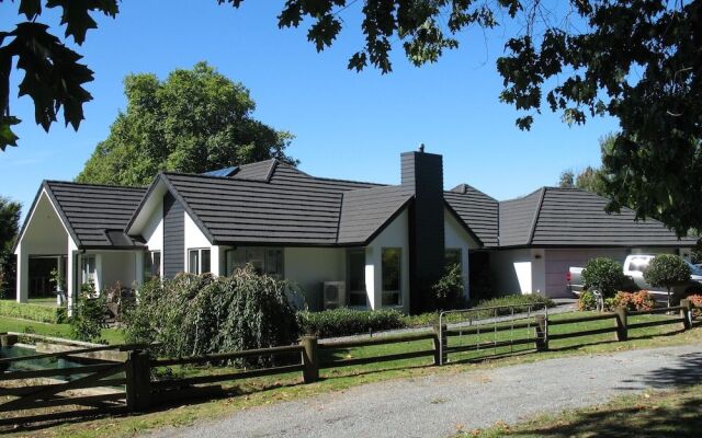 Karapiro Willows Luxury B & B