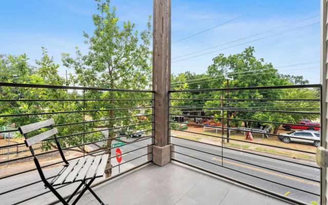 Walk to Restaurants & Entertainment on East Side
