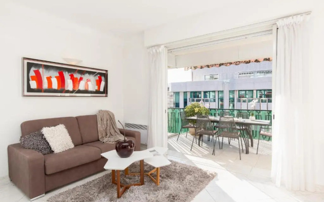 Mariott Area: Sunny 2 Beds /2 Baths