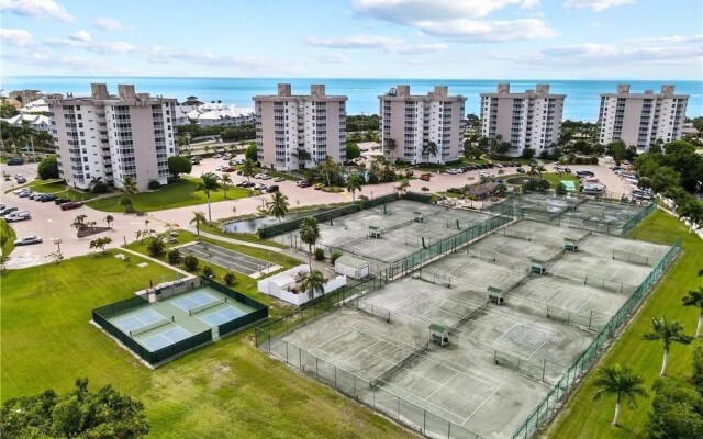 Bonita Beach & Tennis Condo