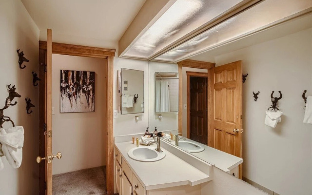 Your Next Vacay at Peak 9 Ski-in/ski-out