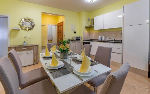 Amazing Apartment in Medulin With Wifi and 3 Bedrooms