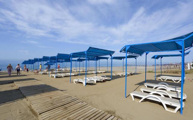 Mediterranean Breeze