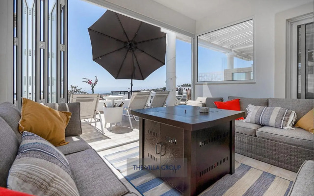 Thea Vista Apartment