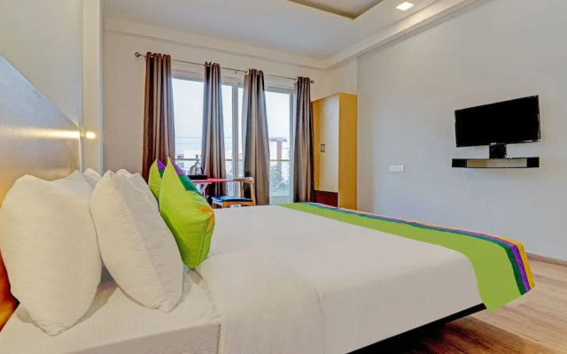 Chs Medanta by Treebo Rooms