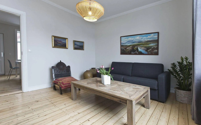 Thomsen Apartments