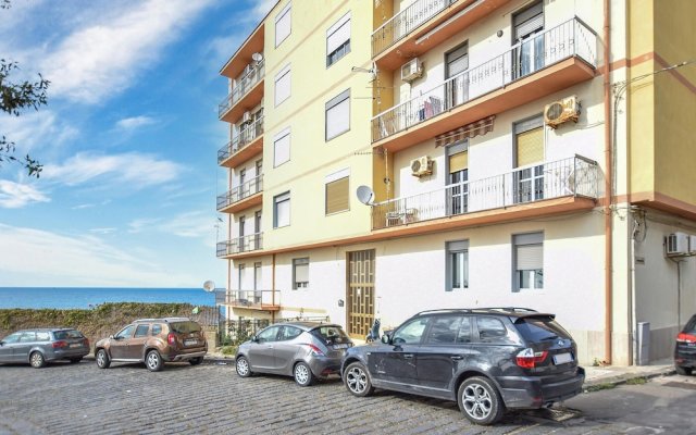 Stunning Apartment In Acquedolci With 3 Bedrooms And Wifi
