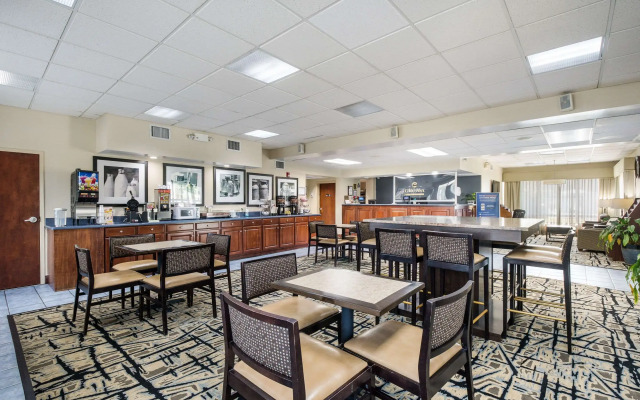Clarion Inn Cleveland near University