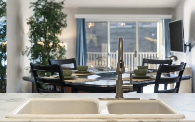 Calm Waters Condo Sleeps 4