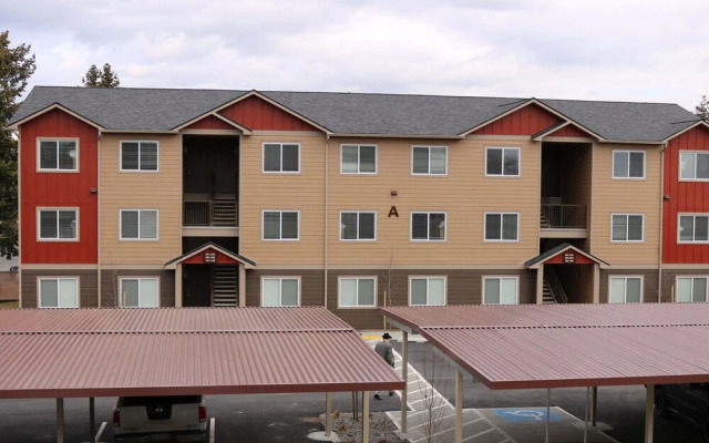 Autumn Leaf Furnished Apartments
