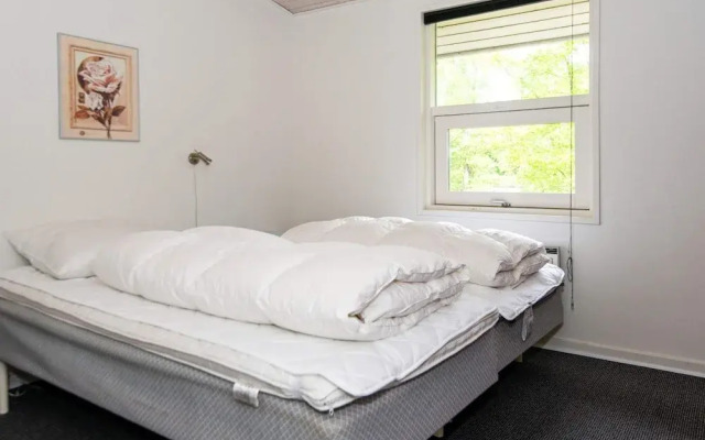 6 Person Holiday Home in Glesborg