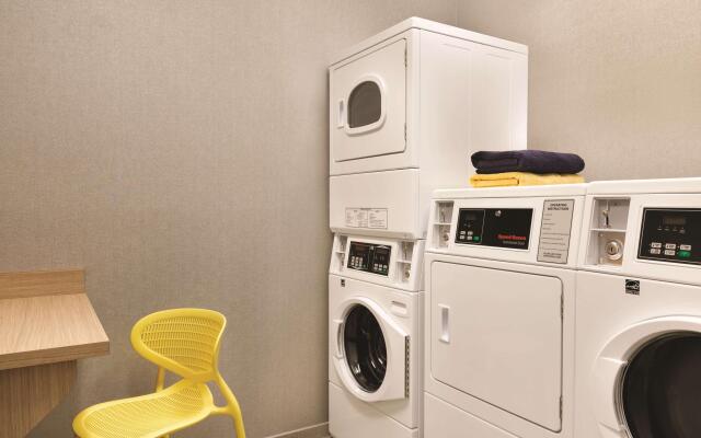 Tru by Hilton Lancaster East