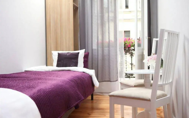 Blooms Boutique Hostel